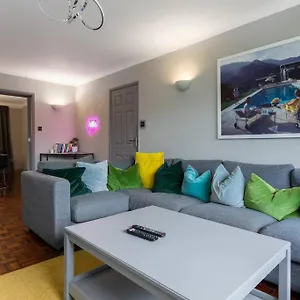 With Parking And Garden- Pet Friendly Holiday home