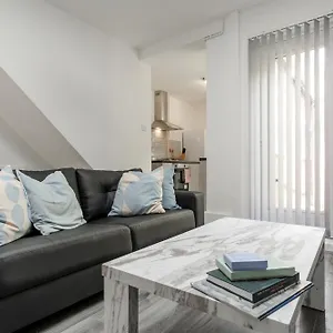 Vichy - Strathcona Suites, In Wavertree Holiday home